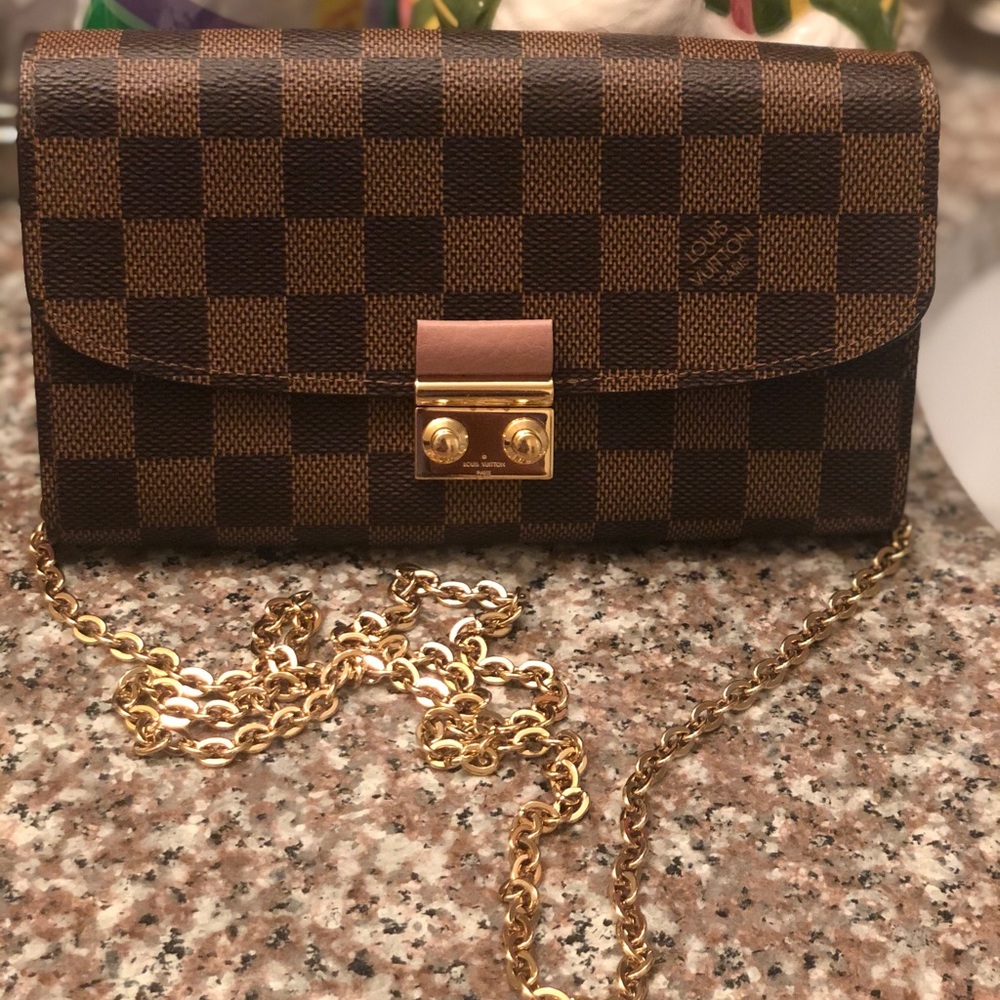 Louis Vuitton Felicie pochette in Damier Ebene.